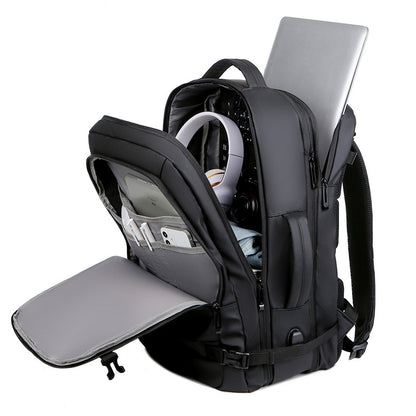 The Nomad Pro: The Only Bag You’ll Need for the 72-Hour Hustle