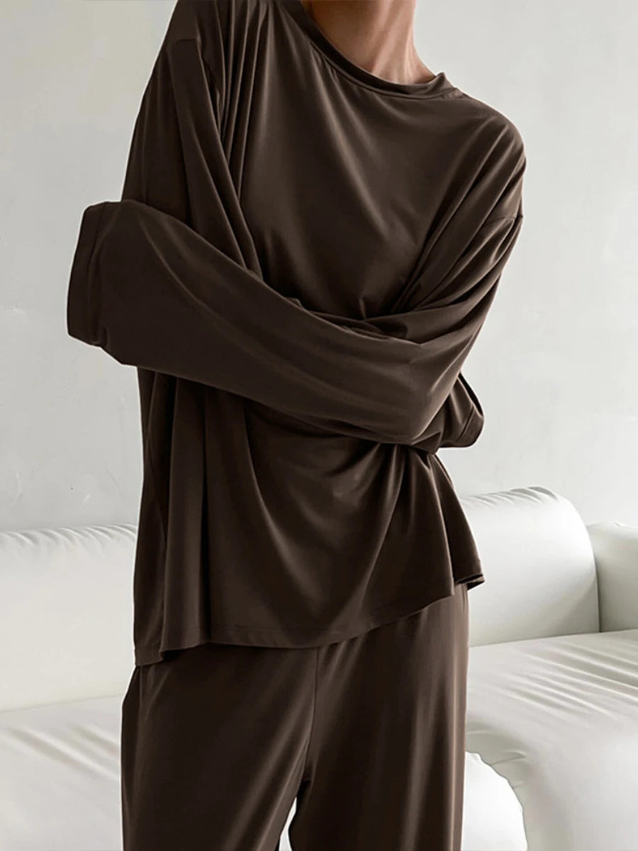 Effortless Elegance: The Ultimate 24/7 Pyjama Drape Set
