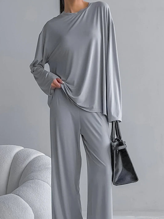Effortless Elegance: The Ultimate 24/7 Pyjama Drape Set
