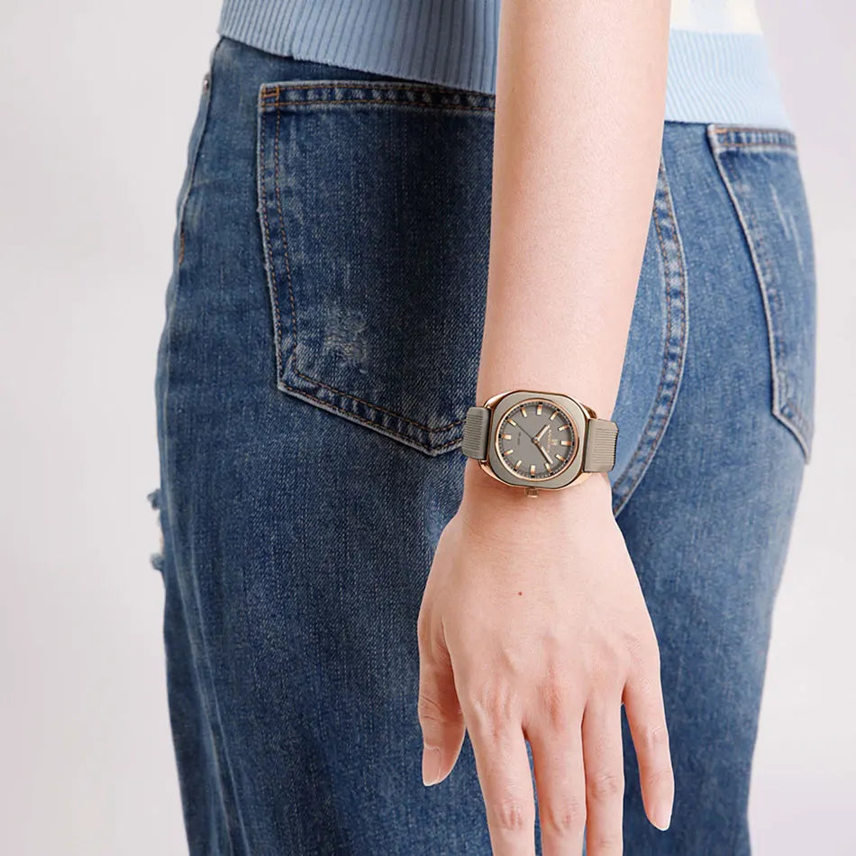 The Naviforce Polygon Women's Watch: Sculpted Simplicity for the Modern Wardrobe